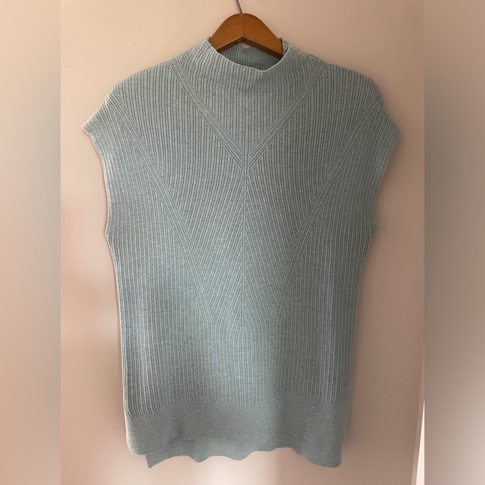 Banana Republic-mock neck sleeveless sweater. NWOT